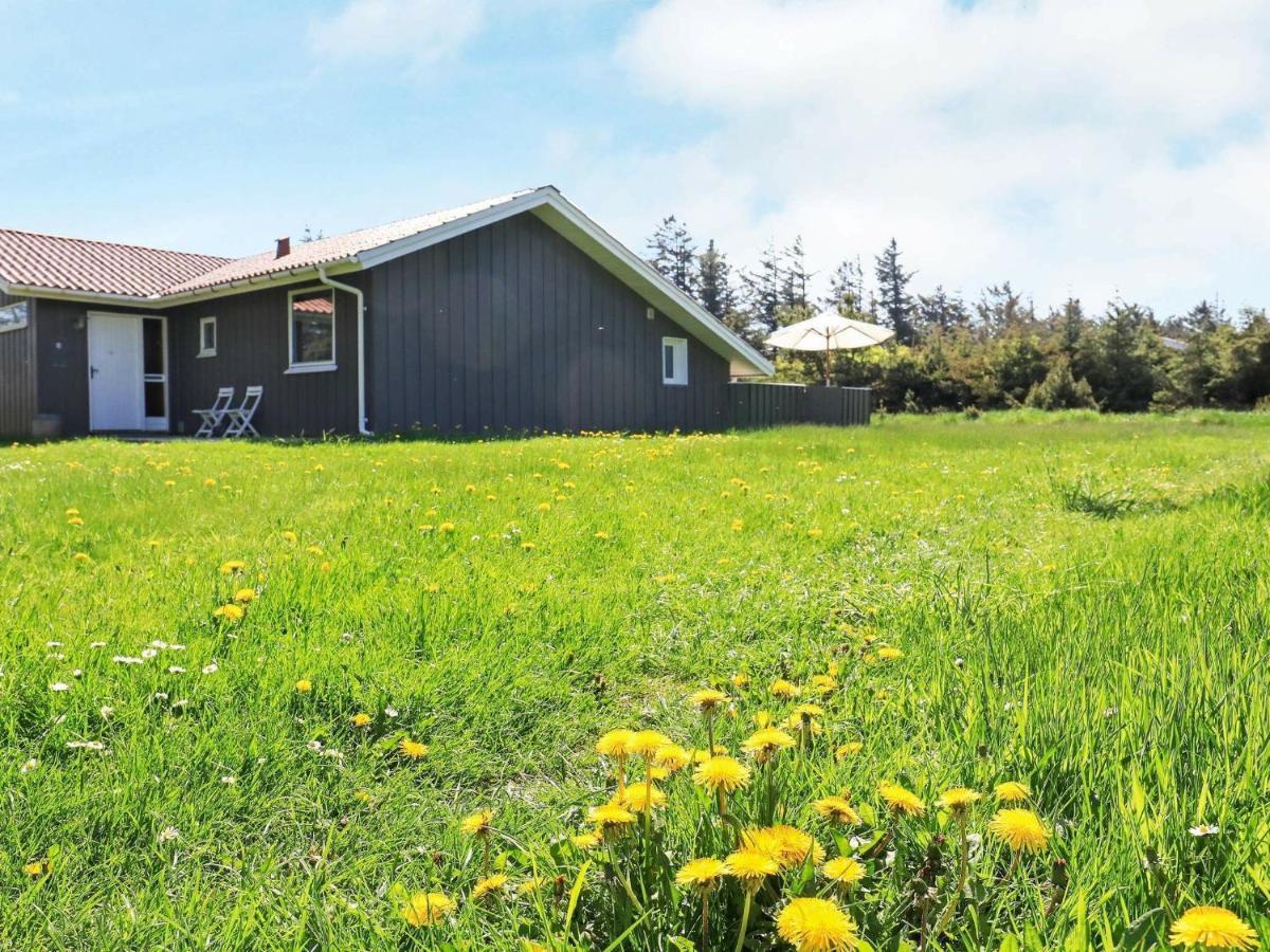 Holiday Home Lokken X Экстерьер фото