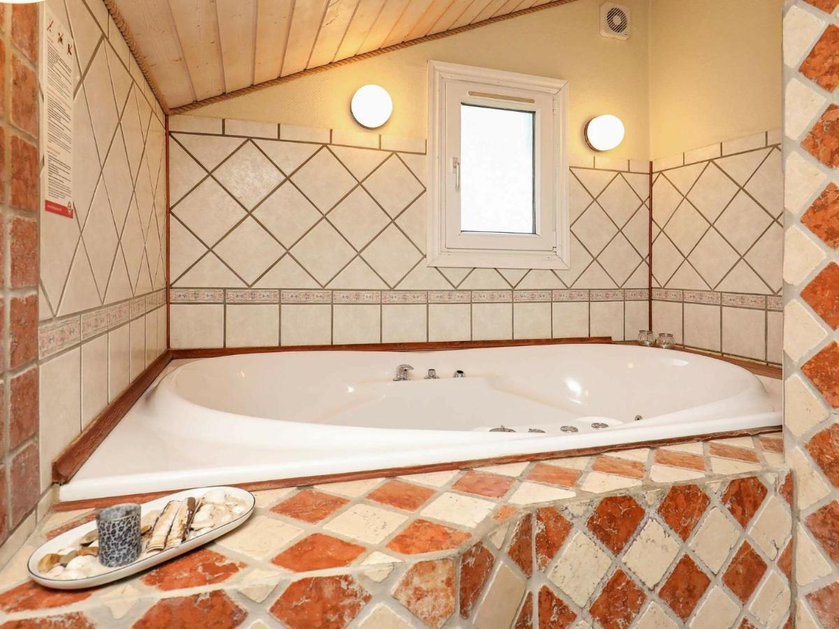 Holiday Home Lokken X Экстерьер фото